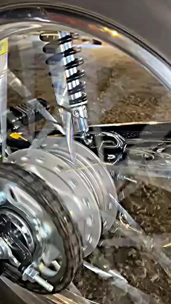 سلام عليكم دراجه ايراني صارله 10 ايام من معمره اول تبديلا دهن الهه دراجه شوفت عينك نضافه فول بدون اوراق ورجائا المو شراي لايتعبنه سعر (800) وبيهه مجال حك لجيه(***********
