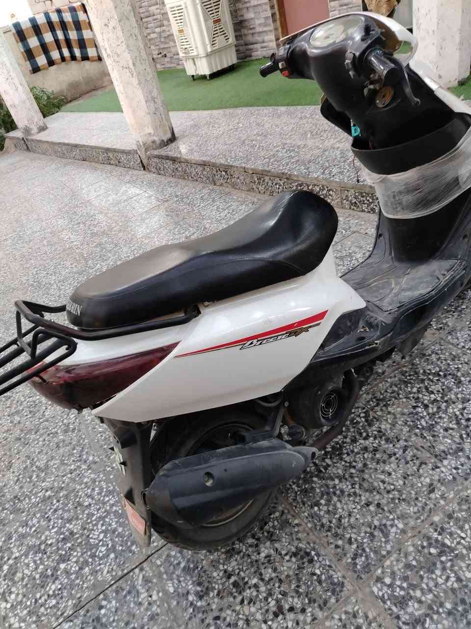 السلام عليكم دراجه بريز للبيع السعر 200 وبيها مجال بيع مستعجل  مكاني كربلاء طويريج الشراي يتصل ***********
