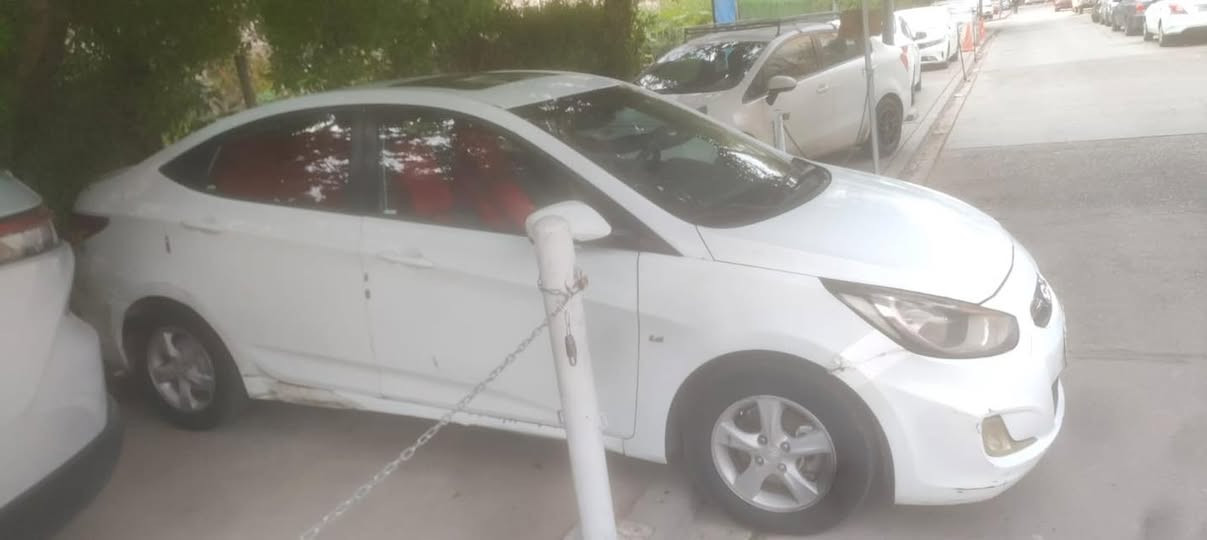 سلام عليكم من رخصت الدمن اكسنت موديل ١٢ خليجي بيها جاملغ خلفي ايسر وبيها كلير صحه اليسره بدون ضرر بس كلير السيره نقصها صدر وترتيب يرادلها رقم اربيل القديم بسم كردي تحويل موجود وكاله موجود مكينه كير مكفولات هاذه رقمي ***********الشراي يتصل السعر ٧٥ وبيها مجال قليل
