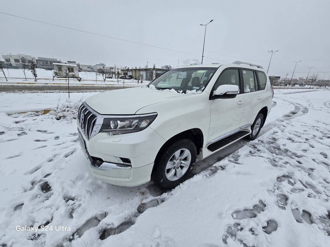 تویتە پرادوو  مودیل  2018  رویشتو  68 هەزار  فول مواسەفات  ***********  ***********
