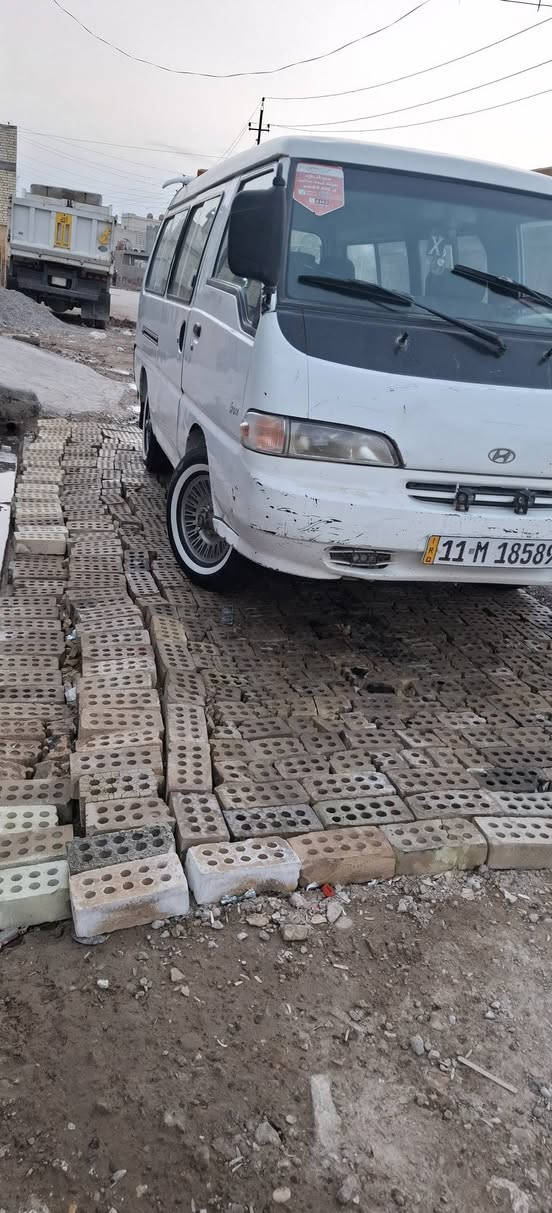 كيا هونداي كصير 11 راكب
موديل 95 مكينه ستاركس 7   عادي مراوس بوبريدو
كير مكينه بم مكفوله سياره من ضرر عل البلاد سياره تحول مباشر 
بيع او مراوس ب كيا بستا رقم نكليزي ***********
