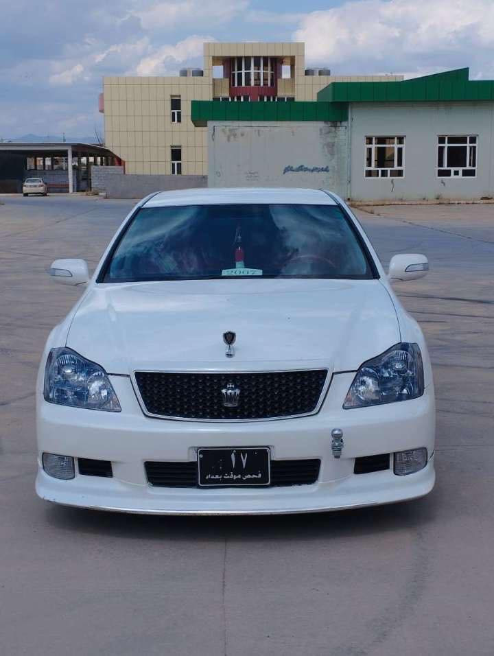 شاهینە ساق 2007 مەکینە بچوکی گێر گەورە بی دوکەل چوار پارچەی بۆیاخ ئەوروپایە چوار درگای لەدەعامی پێش بۆدوا بەشەرت بئ کۆدە سعری 76 گەلاو تۆزئ ماعامەلە 
***********
***********
