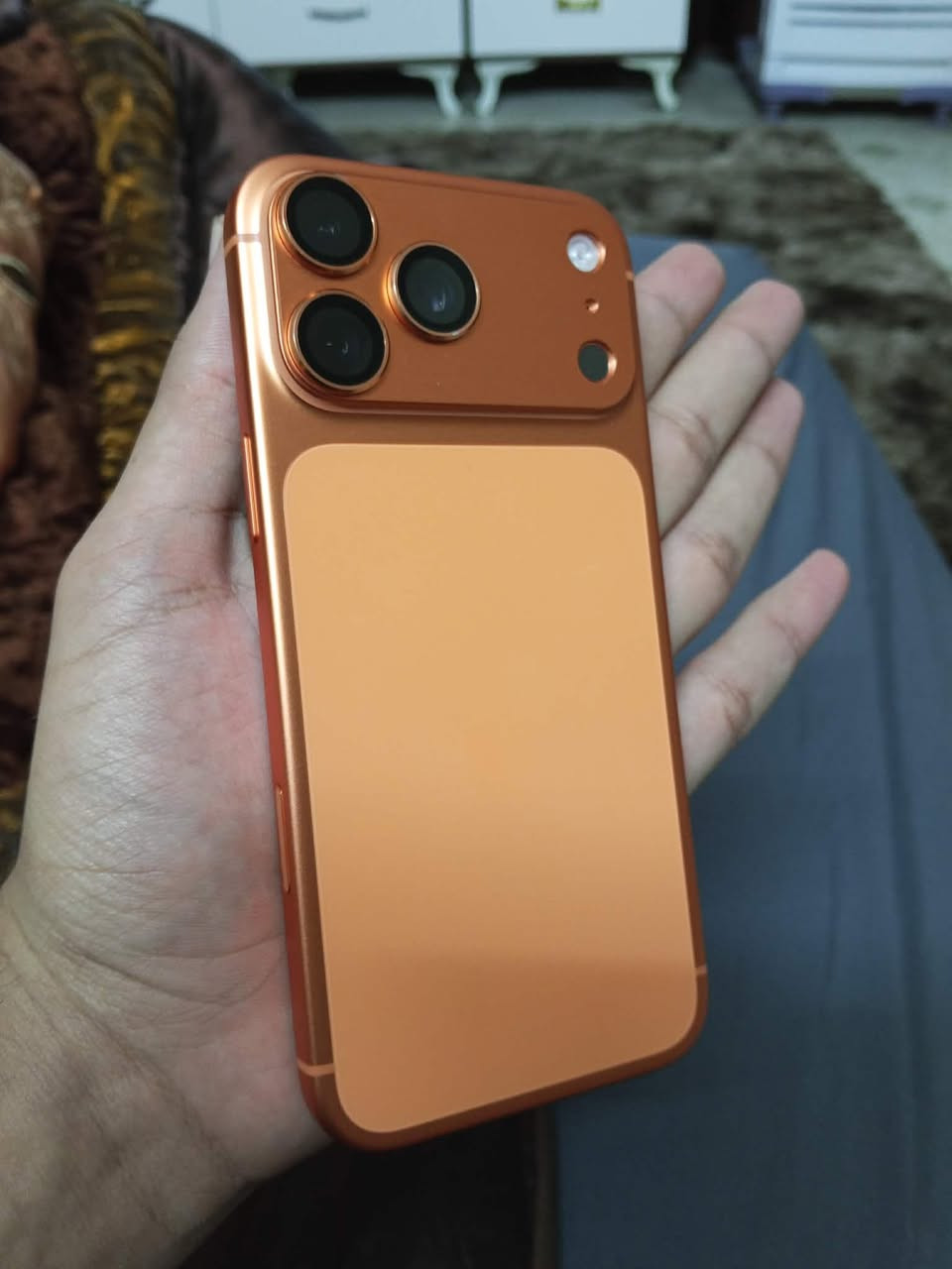 السلام عليكم ايفون 17 برو ماكس عربي شرق اوسط بطاريه 100 عدد دوراته 20 مره 2125 قفله كامل ملحقاته مكاني بغداد الغزاليه *********** فقط واتساب
