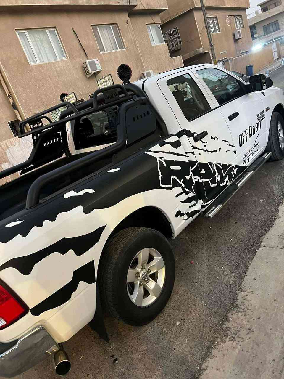 سلام عليكم رام موديل ٢٢ محرك ٥٧٠٠ مكينه كير كفاله حداديه كلش نضيفه كلاسك باب قصير بدي طويل حادثه ٥ قطع بدون شاصي السعر ١٧٠ وبيه مجال حك الجبيه او  مراوس بجيب من موديل ١٥ وفوك العنوان بغداد *********** متواجد واتساب

