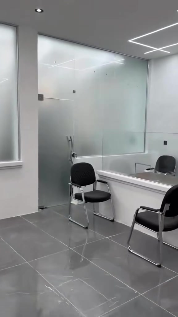 السلام عليكم 
شعندك عقار حاب تعرضه 
تفضل على واتساب 
وعندي عقارات كل مناطق سامره 
تجاري وسكني 
شركه كلاسيك العقار 
موقع لشركه معمل ادويه مدخل 
الدوانم قرب قصابه الصادق 
***********

