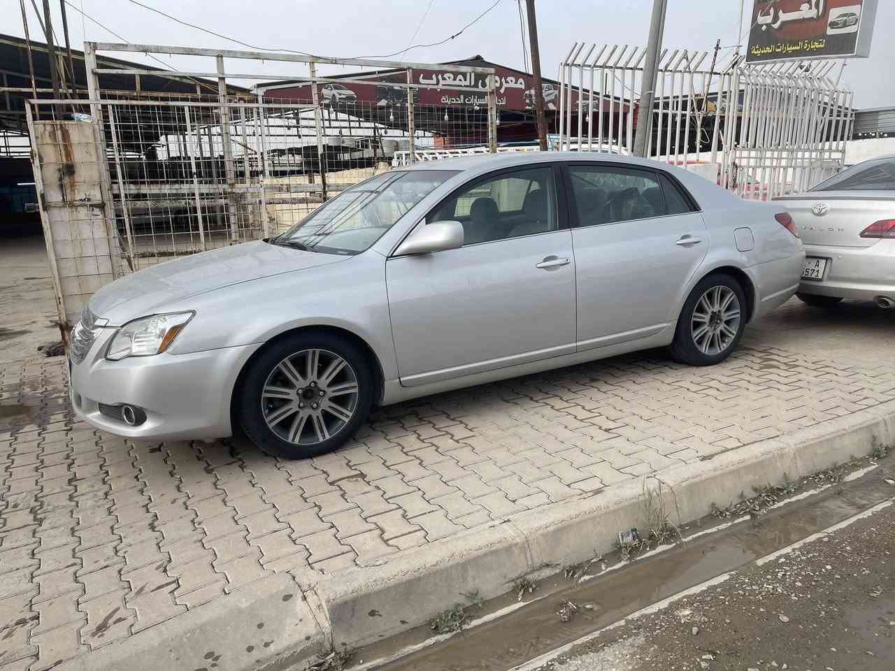 السلام عليكم افلون 2007 السيارة جاهزة من كلشي رقم وسنوية ساقطة صار اقل من سنة السيارة بيها جاملق الخلفي صبغ ومعجون فقط. السيارة احلى من الصور *********** السعر 120 وبيها مجال ❤️
