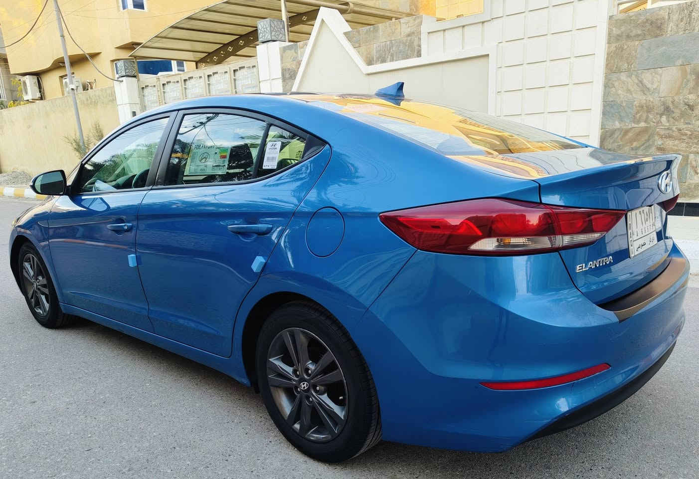 السلام عليكم هونداي الانتره موديل 2017 رقم ذي قار مشروع وطني هزه وسنويه جدد وارد كندي حادثه مقدمه البنيد والجاملغ بدون ضرر داخلي بدون تبديل بدون بارد شرط الفحص مكينه وكير 2000دوش مامفتوحه مكفوله من التبخير التنقيص تبريد ثلج حداديه 100/100 سياره جاهزه عل اخر مواصفات شاشه وكامره دواره ويل كب تحكم ستيرن جهتين تحديد مسار مثبت سرعه نضام ايكو  رادار امامي +جانبي اشاره بل مرايه  تدفئه بل كشن تدفئه بل ستيرن ليت عالي زينون داخل اسود ملكي  مكان السياره ناصريه مركز حي التضحيه السعر128 تفاصيل اكثر اتصل ***********
