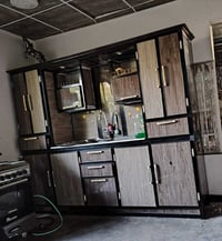 خزانة • للبيع