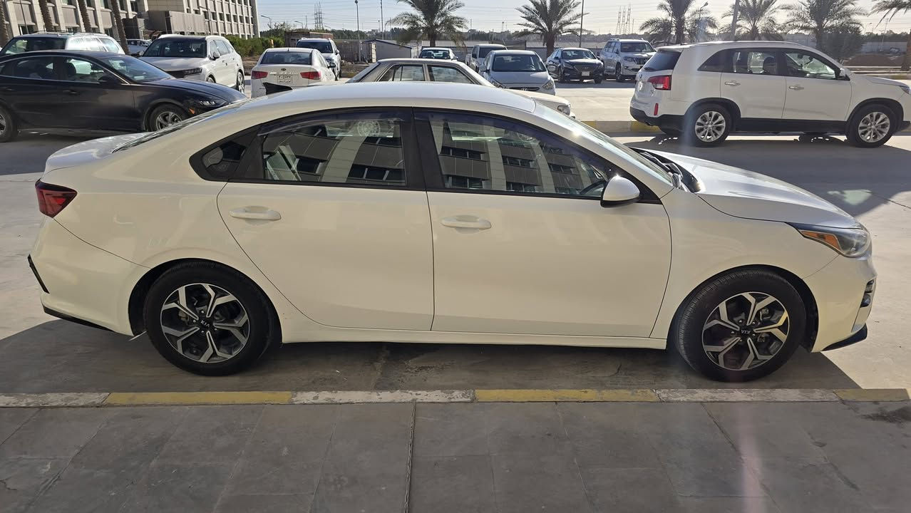 السلام عليكم
كيا فورتي 2019 مكينة 2000

صور الحادث مرفقة 

كير atm

كامرا دوارة

رادار امامي 

حفاض على المسار

توقف ذاتي 

السيارة ماشية 88 الف

مكان السيارة كربلاء 

بأسم المعوق وخلصت فترة الحجز يعني بس تجي أداور السيارة  

السعر 145 

***********
