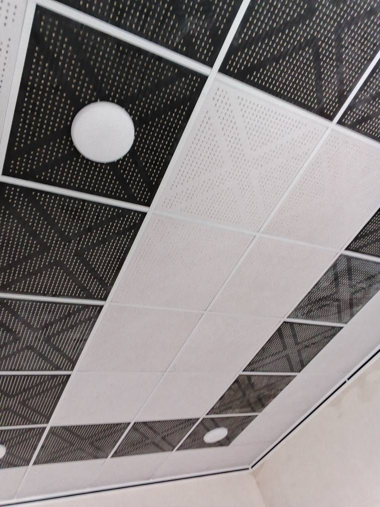 بيت للبيع منطقه كوباني بيت بلديه 100متر قريب عل شارع عام خلف مزعه عميد اركان 
.   سعر35 بي مجال 
.      للتواصل  *********** 
. كركوك, العراق
