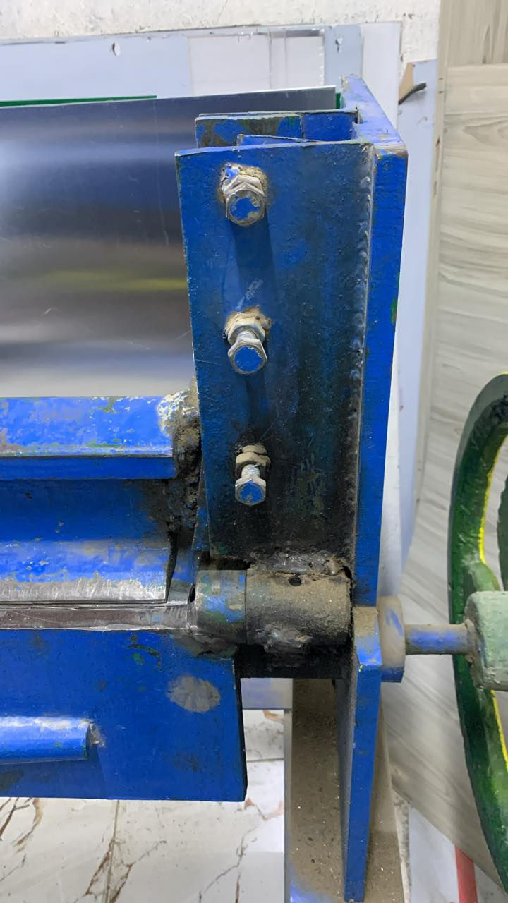 السلام عليكم معواجة للبيع المكان كربلاء. شارع الروضتين ***********
بيها لحيم وسكينة بيها عواج تحتاج تصفير 
السعر ٧٥٠ الف
