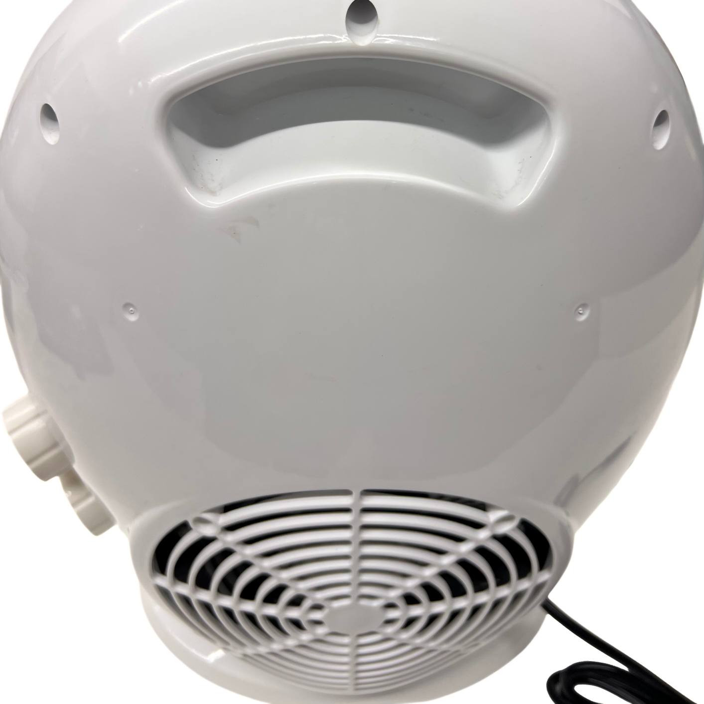 مدفأة لهب سريع وسهل - تسخين فوري. 

مدفأة كهربائية صغيرة ومحمولة مصممة لتوفير تدفئة سريعة وفعالة في الأماكن الصغيرة والمتوسطة.

- تدفئة فورية وسريعة: تستخدم عناصر تسخين فعالة لتوليد حرارة فورية بمجرد تشغيلها.

- متعددة الاستخدامات: تصميمها المحمول يجعلها مناسبة لمجموعة متنوعة من الأماكن مثل: الكراجات، غرف، النوم، المكاتب، الحمامات، مناطق العمل المختلفة.

- محاكاة اللهب: تتميز بوجود مؤثرات بصرية تحاكي شكل اللهب الحقيقي، مما يضيف لمسة جمالية وأجواء مريحة دون أي مخاطر حريق حقيقية.

- سهلة الاستخدام: عادة ما تكون مزودة بأزرار تحكم بسيطة لضبط درجات الحرارة وسرعة المروحة وتأثير اللهب.

- صغيرة الحجم وقابلة للنقل: تصميمها المدمج والخفيف الوزن يتيح نقلها بسهولة من غرفة إلى أخرى.

- آمنة: تتضمن ميزات أمان مدمجة مثل الحماية من ارتفاع درجة الحرارة الزائد والحماية من الانقلاب (الإغلاق التلقائي عند سقوطها).

- زجاج شفاف ومتين لرؤية الحطب ذات الشكل المميز.

- الجهد المقدر: 220 فولت.

- التردد المقدر: 50 هرتز.

- الطاقة المقدرة: 500 واط - 1500 واط.

- أبعاد المنتج :الارتفاع 37 سم، عرض القاعدة 23 سم. 
- طول السلك 120 سم.

- تخلص من الاجواء الباردة وتمتع بدفء بسرعة وبسهولة، شكل جميل يضيف لمسة رائعة لمكتبك او منزلك.#للجميع كربلاء, العراق


**إذا كنت صاحب هذا الإعلان وتريد حذفه لأي سبب، رجاءا أرسل رسالة إلى الدعم الفني**