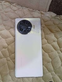 تكنو سبارك ٢٠ برو بلاس • ٢٥٦ • شاحن ٤٤ واط