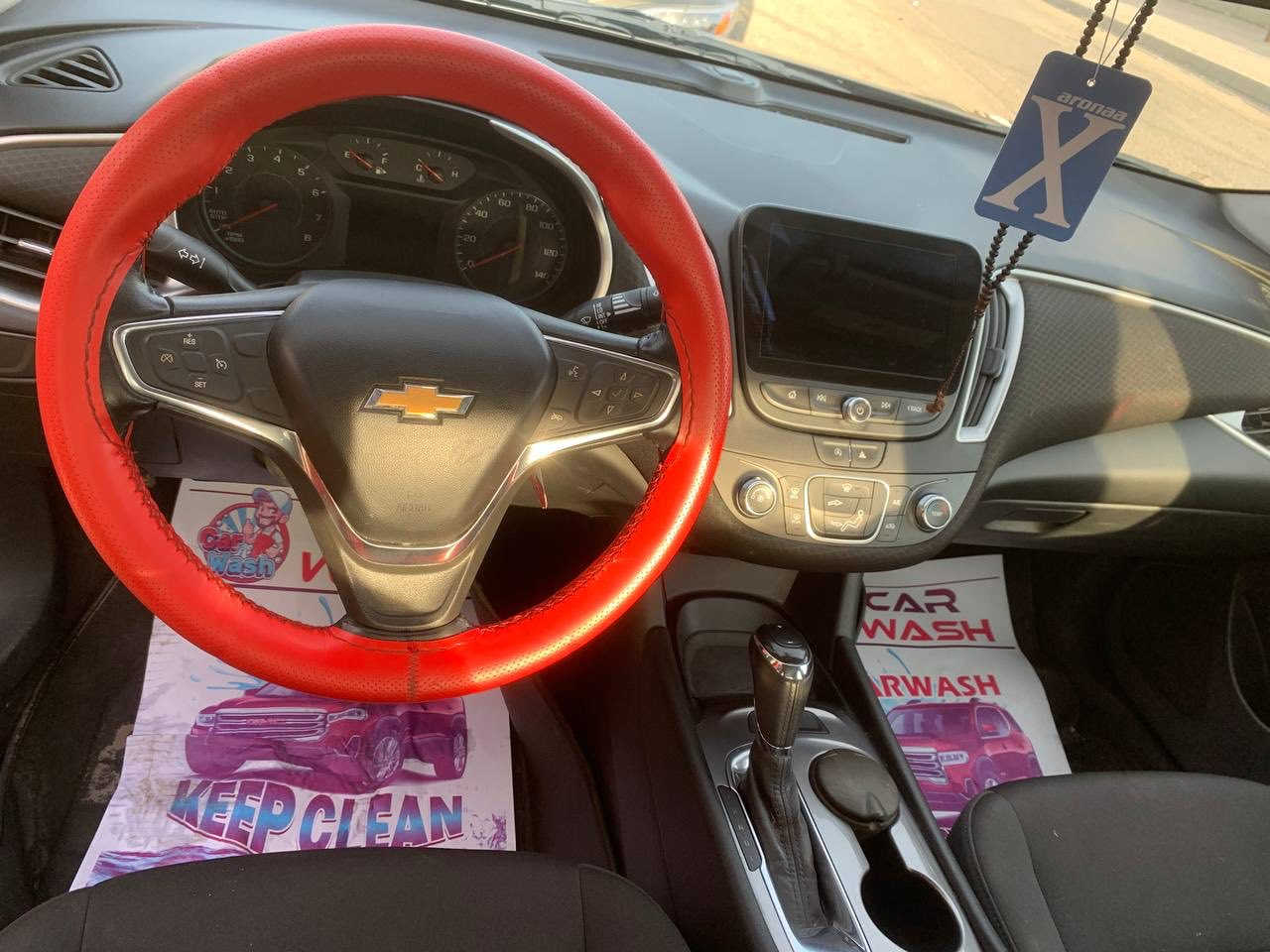 ماليبو 2020
السلام عليكم ماليبو 2020 ار اس بلاك ادشن للبيع 
حادثها موضح بالصور فقط دعامية 
السيارة جديدة  ممتعوبة 
مكانها بغداد حي الجهاد 
السعر 133 ورقة 
للاستفسار ***********
