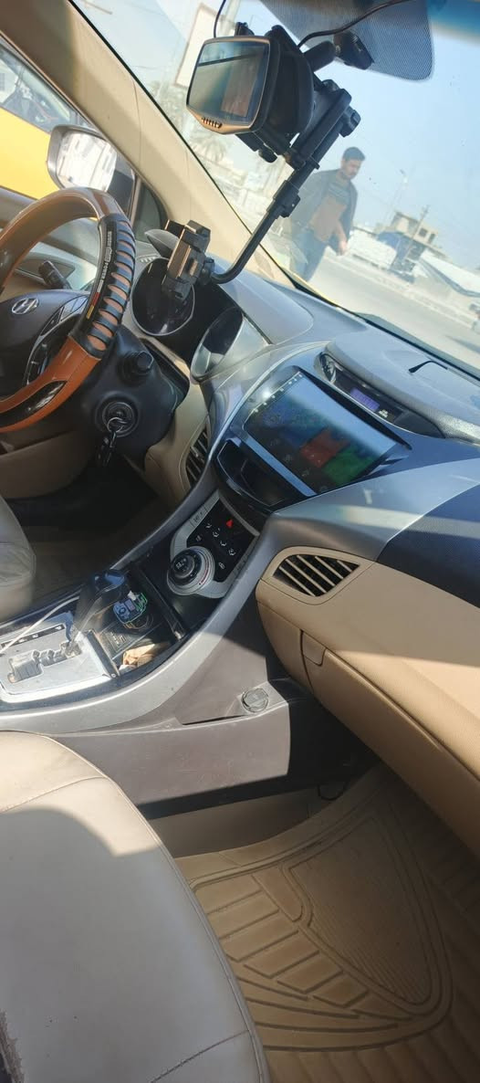 سلام عليكم النترا موديل 2012 رقم اديالى هزتها جديده ورقم انكليزي السيارة بسمي السياره وارد امريكي السياره ليبيل واحد ضررها بس بنيد خوارج واضح عندك بل صوره المكينه خير من الله لا تنقيص ولا تبخير الكير كفاله زائد شاشه وكامره و تحكم استيرن و تخم تاير جديد و لصدر جديد منضومه تبريد جديده بكان السياره اديالى الخالص و اي استفسار اتصل عله هاذ الرقم ***********
