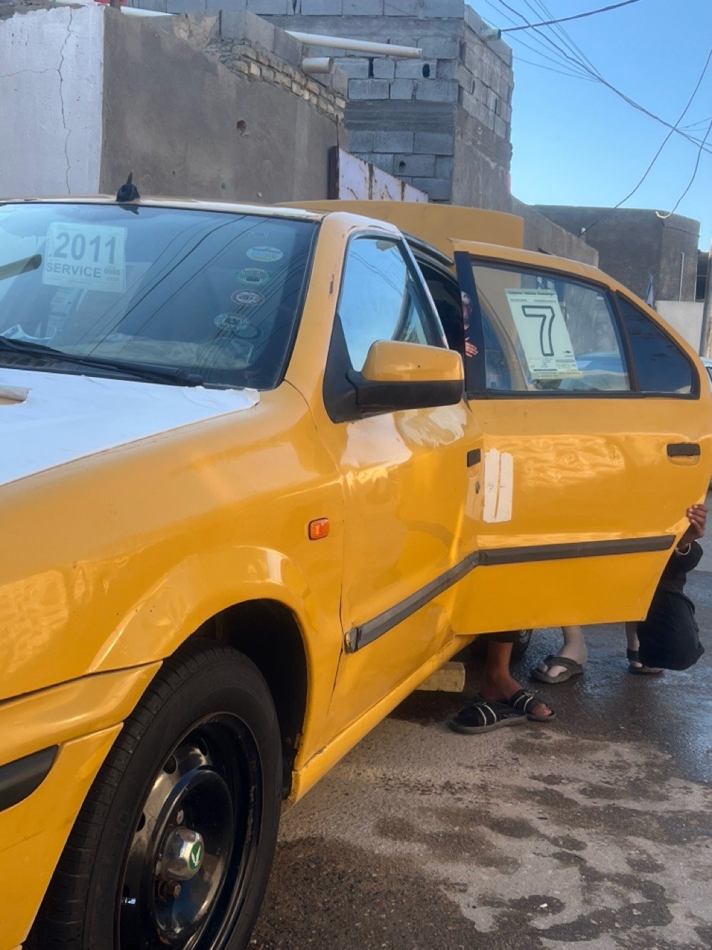 السلام عليكم سمند ٢٠١١للبيع او المراوس مكينه فرنسي سنويه تنتهي ب٢٠٢٧راعيها موجود البدي شوف العين السيارة خير من الله زوج تاير جديد باتري جديد حدادية نص عمر غرفتها حلوة رقم بابل الماني سعرها ٢٨وقابل للتفاوض او مراوس بسيارة اوتو ماتيك 