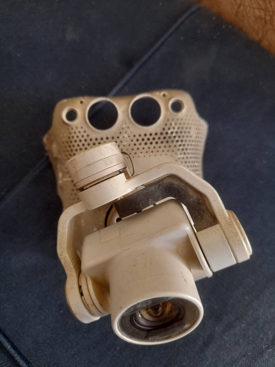 هذا الجزء هو عبارة عن gimbal (مانع اهتزاز) وكاميرا بديلة لطائرة DJI Phantom 4.يتوافق هذا الجزء مع طرازات Phantom 4 Pro و Advanced و V2.0.يعتبر هذا الجزء جزء صيانة دقيق ويتطلب برامج خاصة للمعايرة والضبط بعد التركيب 🌹🌹🌹🌹


**إذا كنت صاحب هذا الإعلان وتريد حذفه لأي سبب، رجاءا أرسل رسالة إلى الدعم الفني**