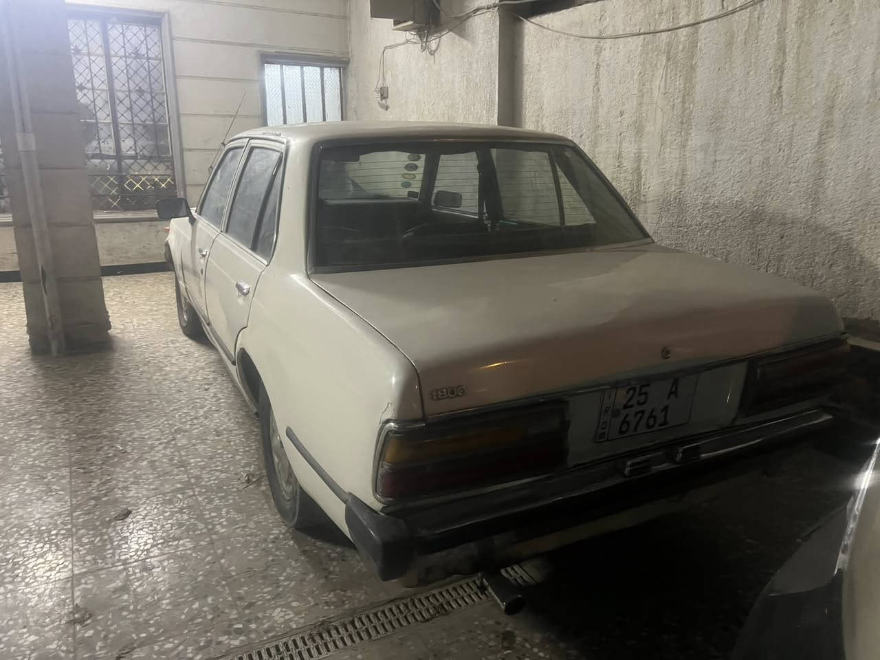 السلام عليكم للبيع كرونه 
رقم انكليزي 
محرك وكير اوتماتيك ابلادي 
سنويه باسمي وهزه جديده 
سعره 26 ورقه 
مكاني شهداء السيديه  تقاطع الدرويش 
للاتصال والتفاصيل ***********
