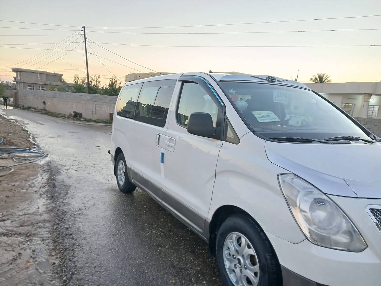 السلام عليكم سياره ستاركس للبيع رقم واسط كير محرك كفالة تخم تاير جديد كشنات جلد تبريد ثلج🥶 سياره نظيفه ملاحظة((صبغ شبرين باب العبري)) مكان السياره صلاح الدين قضاء بلد الاستفسار 
***********
