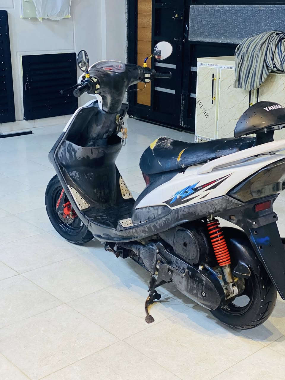 سلام عليكم ماكس عدله للبيع نضافه ميه بل ميه دراجه كفاله عامه بس بيها شي واحد براغي الكور ملعوب بيهن والدراجه بلادين عنواني حله مركز المدينه السعر ٧٠٠وبيها مجال رقمي ***********
