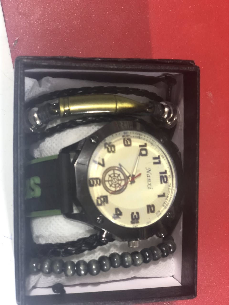 ساعات بهل شكل. 
القطعه ع ١٢مع توصيل


**إذا كنت صاحب هذا الإعلان وتريد حذفه لأي سبب، رجاءا أرسل رسالة إلى الدعم الفني**