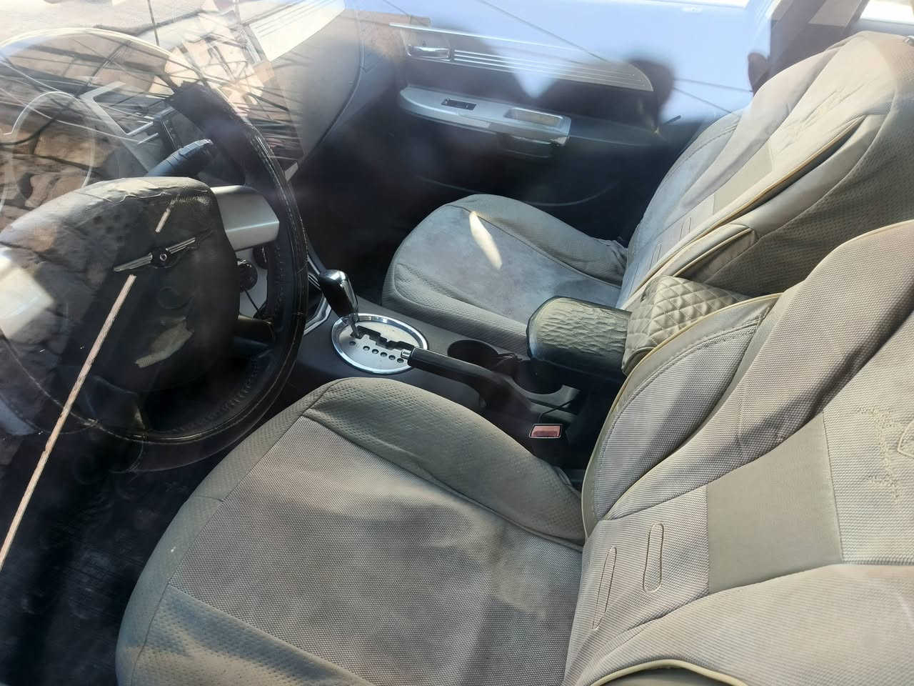 سلام عليكم للبيع او مراوس كرايسلر سي ٢٠٠ موديل ٢٠٠٩ كير ومحرك كورلا ٤ سلندر حجم ٢٢٠٠ خير من الله بيدي شديتهن سيارة جاهزة من كلشي حدادية امامي خلفي جديده كهربائيات كلها شغالة شاشه كامره ارضيه جلد باتري جديد تخم بلكات ونوزلات وعبوة كله جديد ادامة كامله رقم بغداد باسمي سنوية لغاية ٢٠٢٩ هزة جديده بشهر ٩ حادثها جاملغ امامي عكس السايق ومصلح وشوية بل حديدة مال بدنه وره شباك البجم لا دواخل ولا شاصي ولا اي شي التبريد صار بي ليك فقط قبل شهر وبسبب الجو بارد ما مسوي غير الليك اني خسارة كمبريسر شغال وفان ع حسب الاصول للبيع ب ٦٠ وبيها مجال او مراوس حسب القناعه وكلشي بسعره مكاني بغداد المنصور متواجد واتساب ***********
