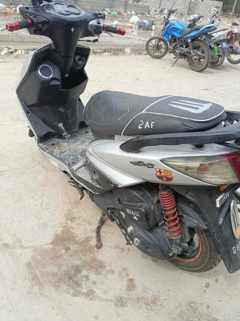 سلام عليكم درجه سكنس
للبيع درجه تخم تاير جديد محرك ناعم كابريتر جديد كهربايات مابيه شي درجه نضيفه كفراته نضيفه بس بيه شغله وحدة العرموطه مال هندر تخرط درجه مشالله حلوة و نضيفه بس اغسله و هاهيه مكانه ب شهدا سعرة 550و رقم ***********
