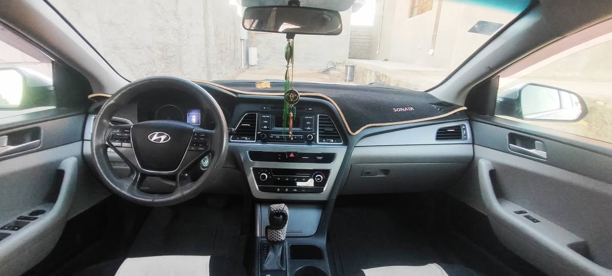 سوناتا 2017امريكي ضرر جماق عكس السايق فقط انبار بسمي محرك معلاي الكازكت سياره جديده محرك كير  جديد شرط ع    فحص السعر 130.  ***********
