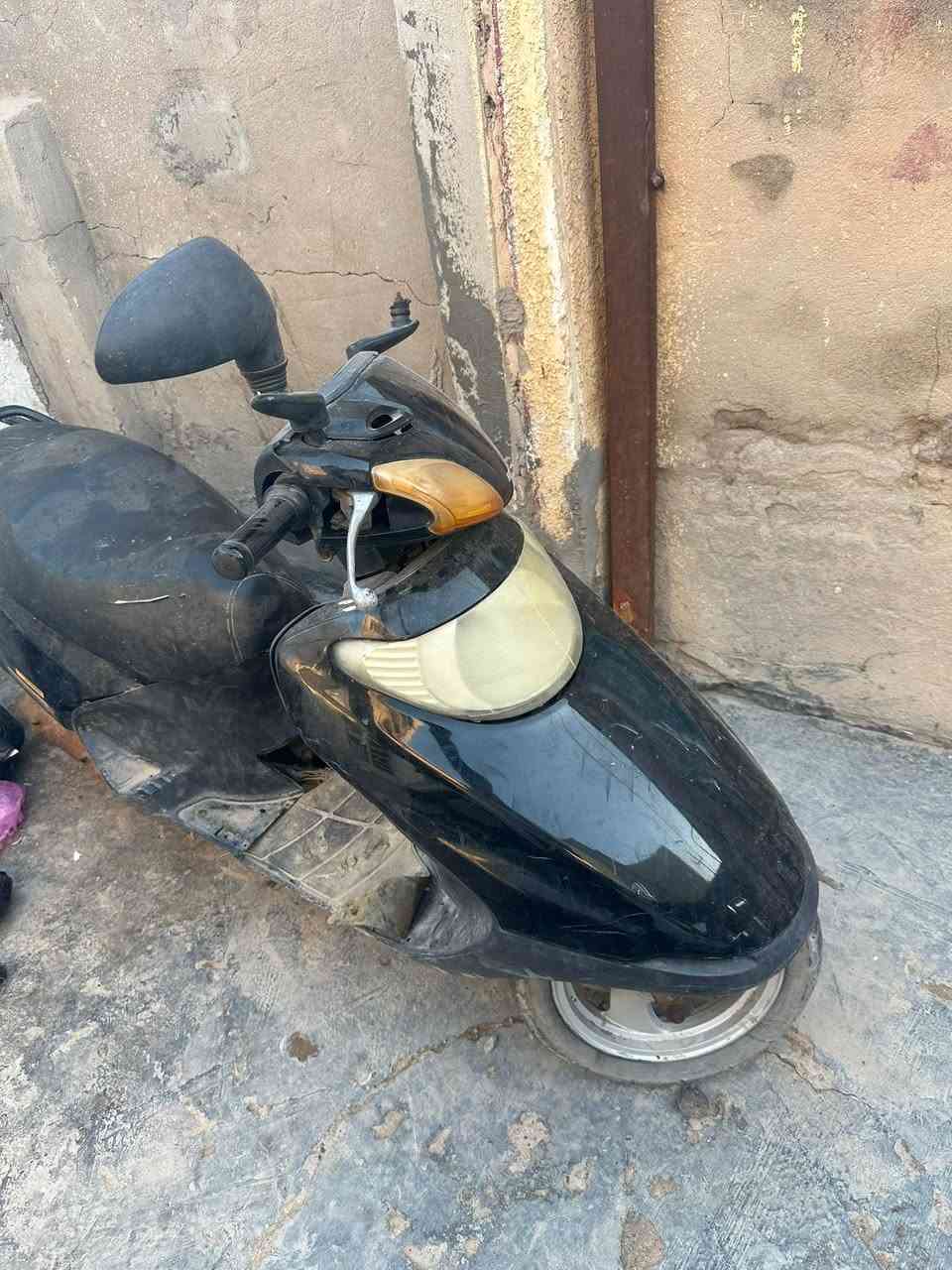 السلام عليكم سبيسي للبيع كوم حديد ماعرف شبيها الدراجه فجأه طفت مكاني بغداد بوب الشام ***********سعر ١٥٠ وبيها مجال
