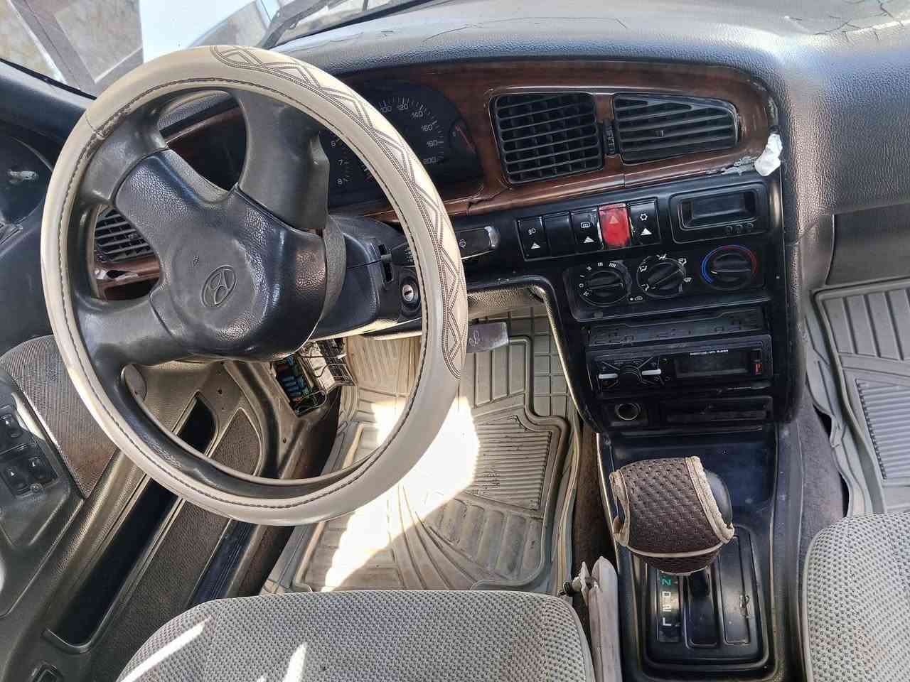 السلام عليكم سياره موديل ٩٢ النتره كير اوتو ومحرك 1600 العنوان ابو غريب العمارات السكنيه رقم *********** واتساب السعر ٤٢ وبيها مجال
