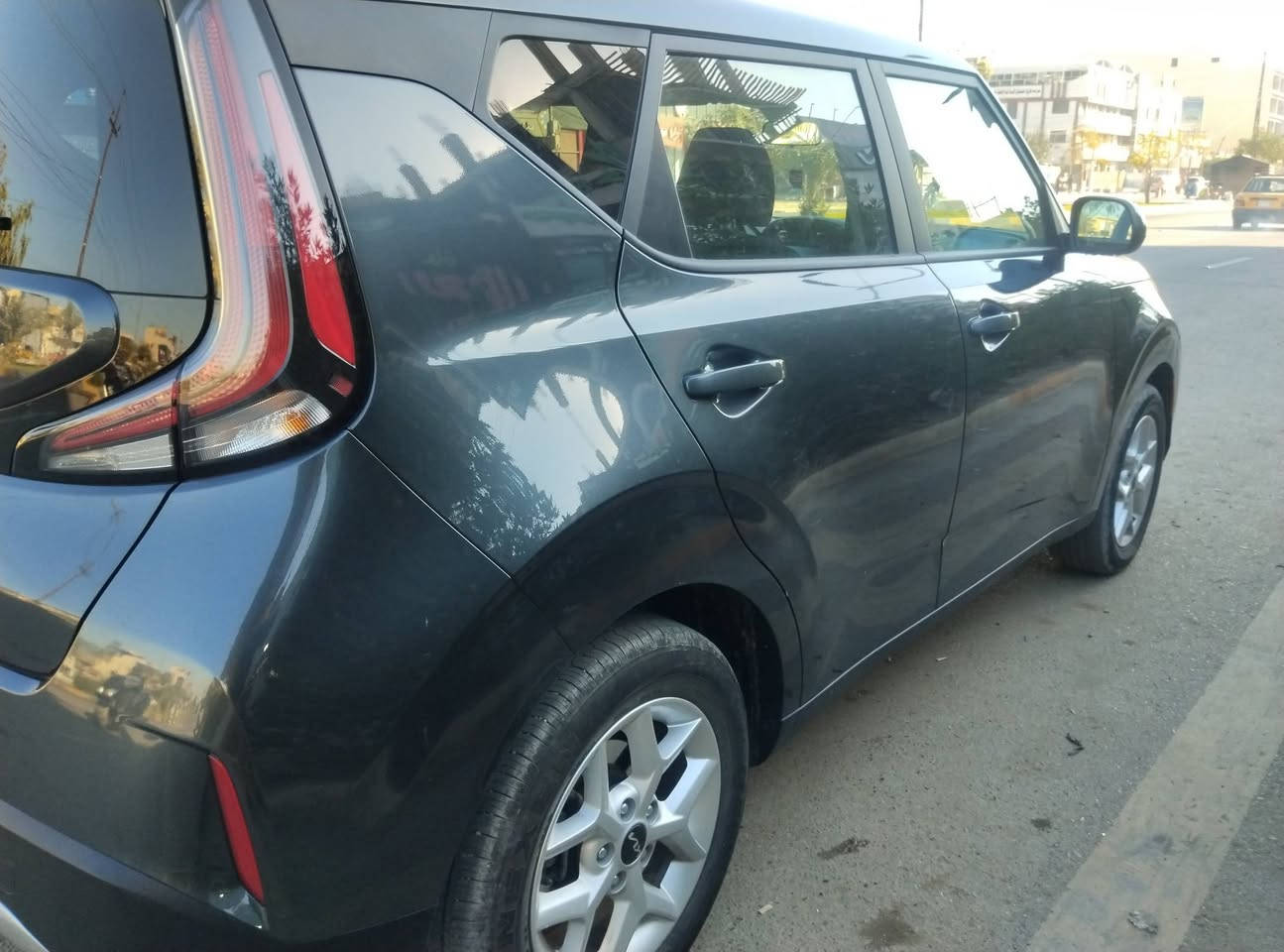 السلام عليكم كيا صول 2025
رقم بغداد سنوية باسمي السيارة دخول جديد ماشية 12 mi
الحادث موضوح بصور 
السونار مرفق وية الصور 
مواصفات Lx معروفة 
تحكم ستيرن جهتين 
شاشة كبيرة 
رادات امامي خلفي +جوانب 
مانع تزحلاق تحديد مسار قيادة ذاتية مود درايف 
مكينة 2000 
السيارة جديدة بمعنى الكلمة 
مكان السيارة بغداد الزعفرانية 
0773398023
السعر 154
اخوتي الي ميعجبة السعر خلي يدعيلنا بل خير


**إذا كنت صاحب هذا الإعلان وتريد حذفه لأي سبب، رجاءا أرسل رسالة إلى الدعم الفني**