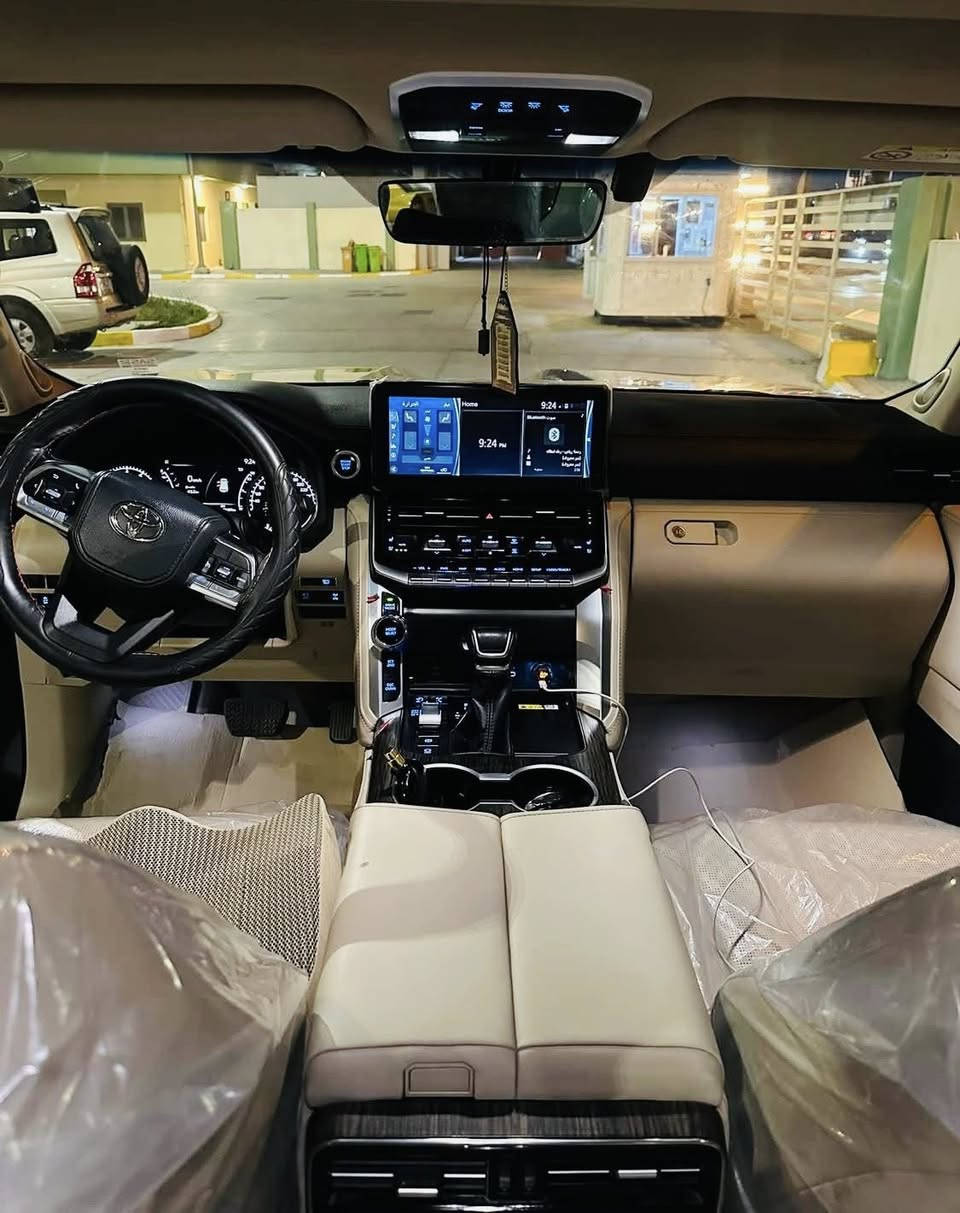 تويوتا لاندكروز 2023 فئة VX توين تيربو ساز SAS 

VX Twin Turbo SAS 2023 
 
لون فيلي مميز 

ماشية 62 الف كم 

السيارة جديدة بمعنى الكلمة استخدام شخصي كفالة عامة عدا رصعة صغيرة مغلفة ppf 

رقم بغداد تحويل مباشر 

مكان السيارة بغداد 

السعر 7 شدات وبي مجال 

الشراي يتصل وبالخدمة 

***********
