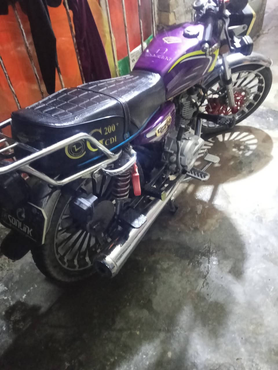 يراني 25 ضاغط وزنجيل لدراجة حلوة ونضيفة وراق كاملة عارضهة 850لشراي يتصل مكاني لجسر  لفرنسي ***********
