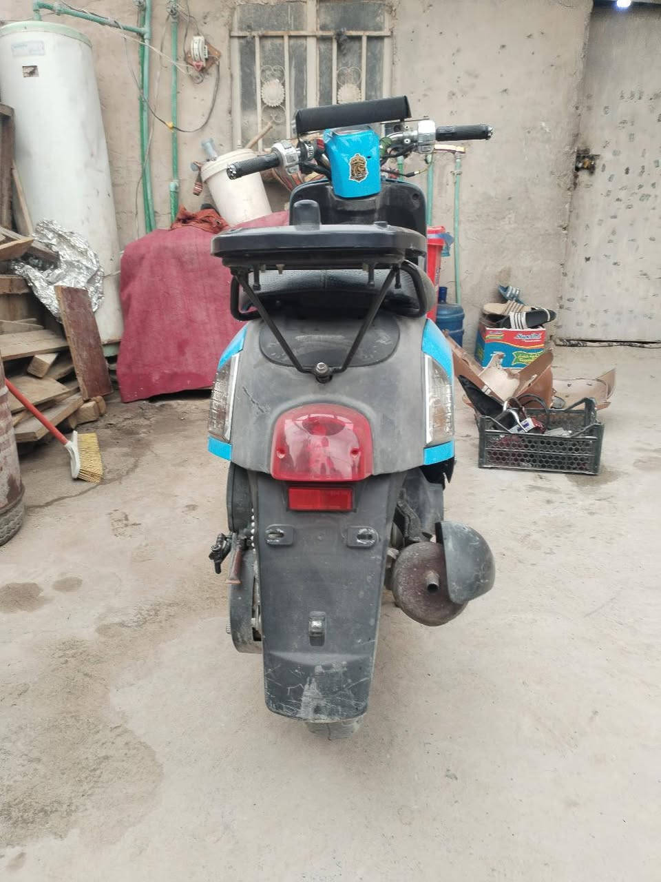 السلام عليكم 
دراجة ماكس بوليس الدراجة على حالة الوكالة محرك ما مفتوح كفرات تجاري والبلاد موجود وغراضة البلاد موجود الدراجة شكو شغلة بلادية الها موجودة وتجي وتفحص وجيب وياك فيتر وتعال 
السعر: 975 وبيها مجال بسيط 
العنوان: كربلاء أمن الداخلي 
للأستفسار: خاص او على الرقم *********** اتصال فقط
