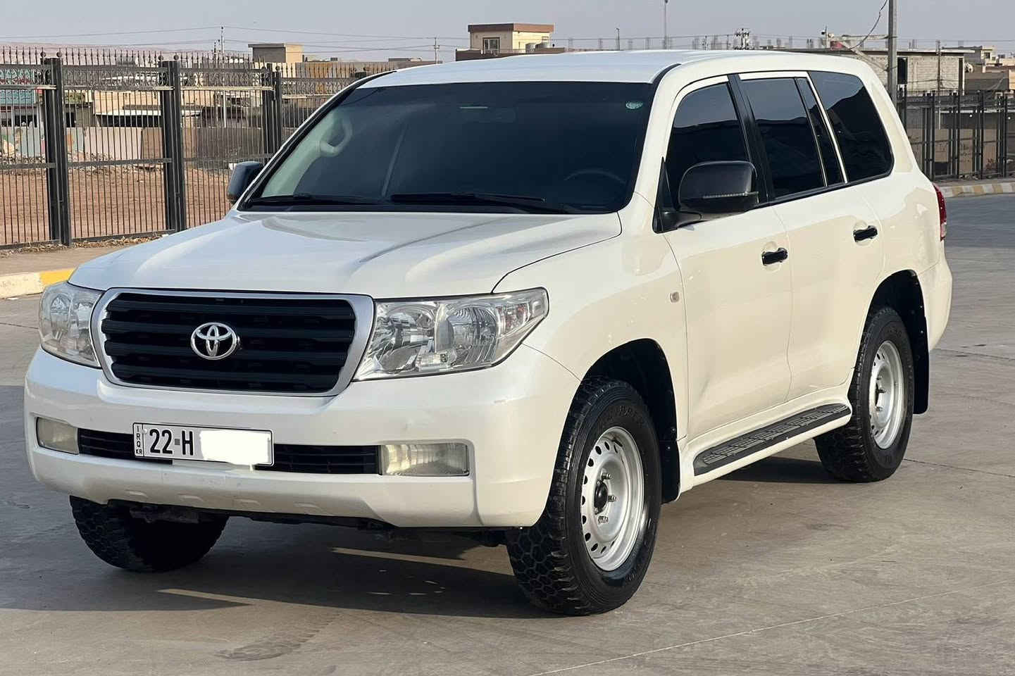 تۆیۆتا لاندکڕۆز 2011 مواسەفات GX  گێڕ ئۆتۆماتیک 
158 هەزار ڕۆشتووە 
سەنەوی و ژینگەی نوێیە 
هیچ مەسرەفێکی تێدانیە 
بێ بۆیاخ بێ سارد 
نموونە لە جوانی و پاکی 

سـعـر : لە کۆمێنت داوابکە ڕاستەوخۆ بۆت دێت 

گێر و مەکیەنەی بەشەرت 
هیچ کێشەیەکی تێدا نییە 

ژمارەی خاوەنی سەیارە 
***********
***********
