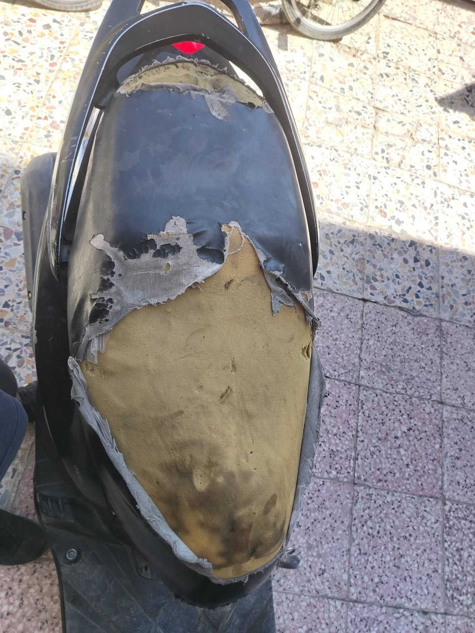 السلام عليكم ثعلب للبيع السعر 300 كوم حديد نقص كابريتر تخربط مكان حريه  ***********
