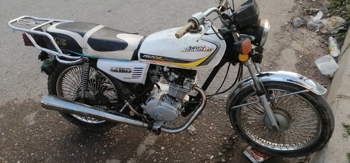 سلام عليكم نامي برو موديل ٢١ نضيف كله شغال بس شغلات بصيطه نقص للبيع او مراوس مكاني كركوك ***********
