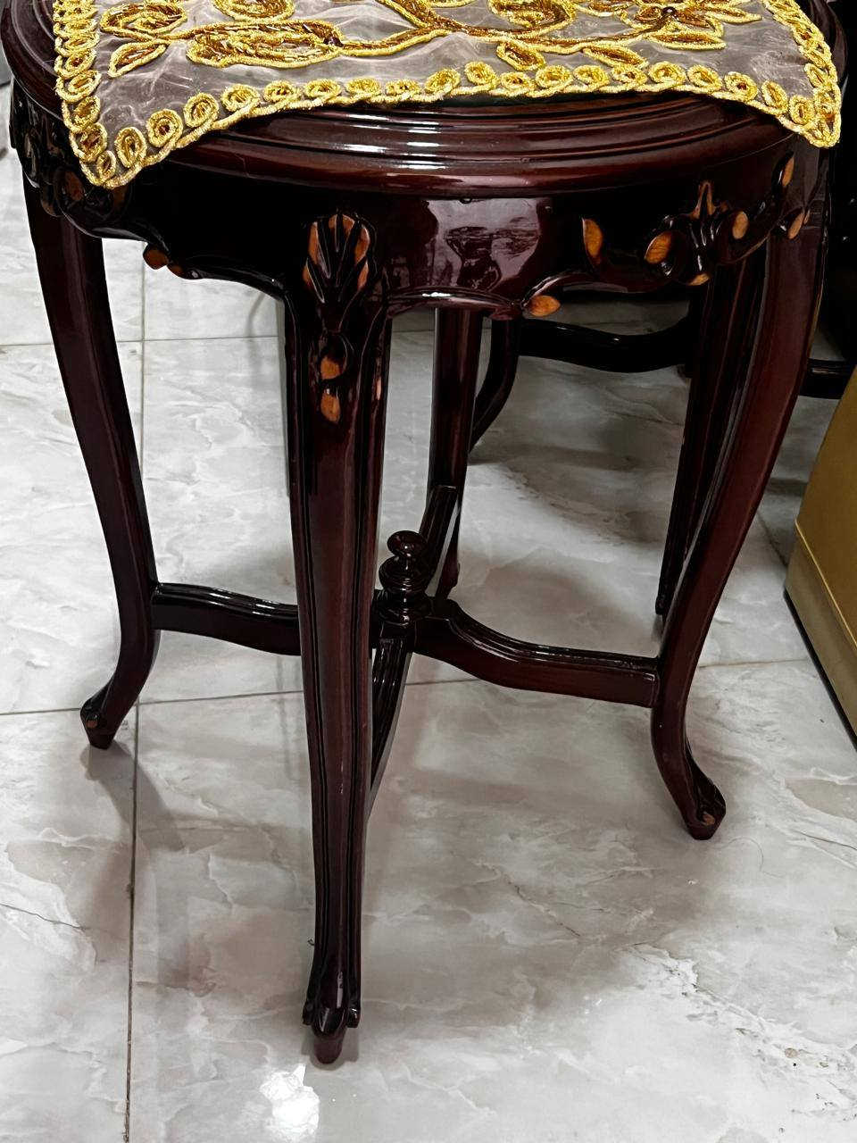 تخم خمس مقاعد
٢ طبله دائرية 
١ وسطيه 
٢ بازيات 
سعر ع خاص


**إذا كنت صاحب هذا الإعلان وتريد حذفه لأي سبب، رجاءا أرسل رسالة إلى الدعم الفني**