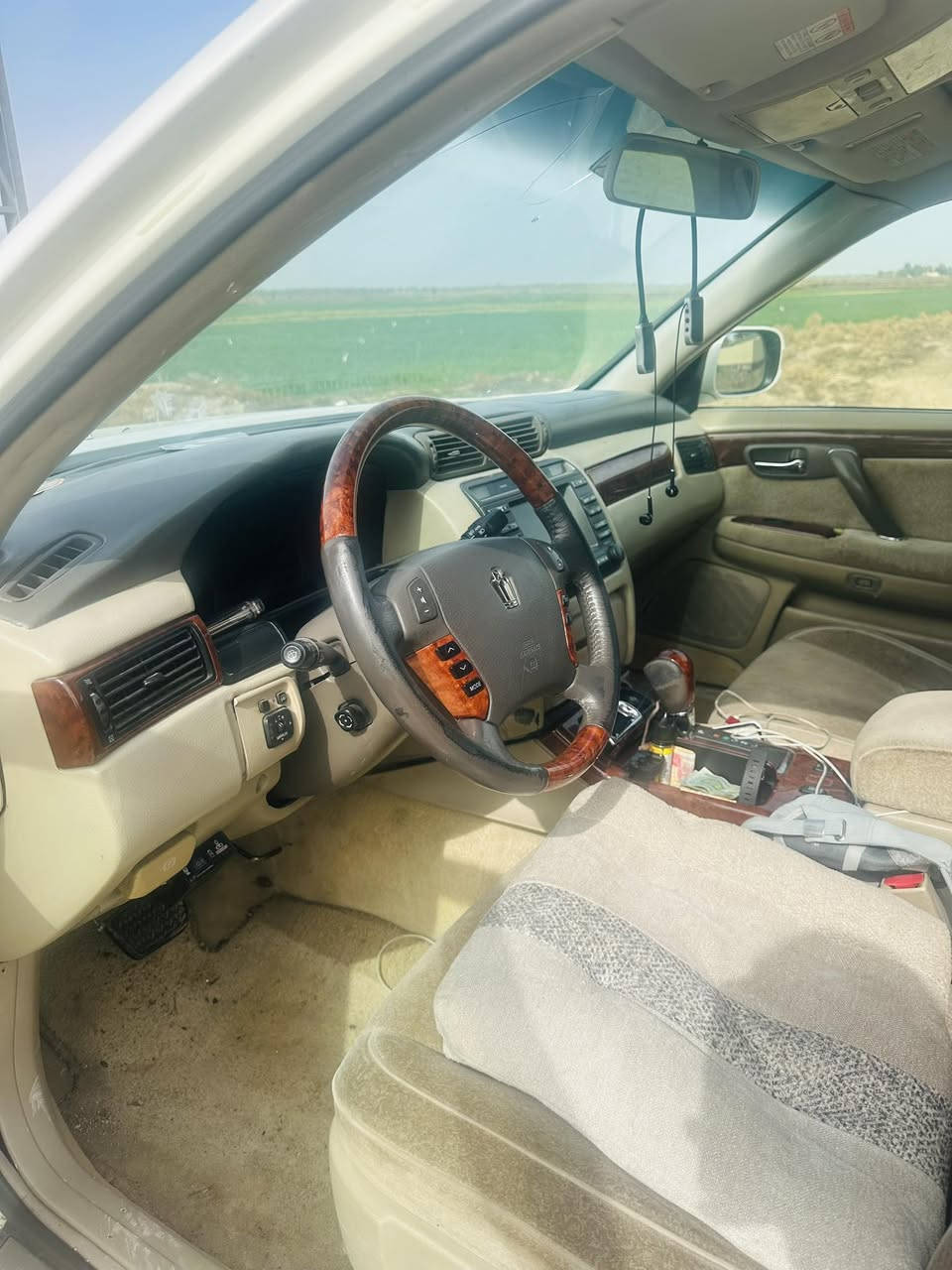 السلام عليكم ملكه بأسمي شخصيآ موديل 2003 غاز بانزين لون ابيض صدفي رقم  انكليزي تسجيل جديد مداور ثاني يوم بيه جاملغ وره ضربه شبر مصبوغ و بيهه ربع مواصل للشاصي الباقي مكفول مكينه ديفور الچبير كير حداديه تخم تاير  تبريد كله جديد  125 بيهه مجال مداور ثاني يوم رقم الهاتف
***********
***********
المكان النجف
