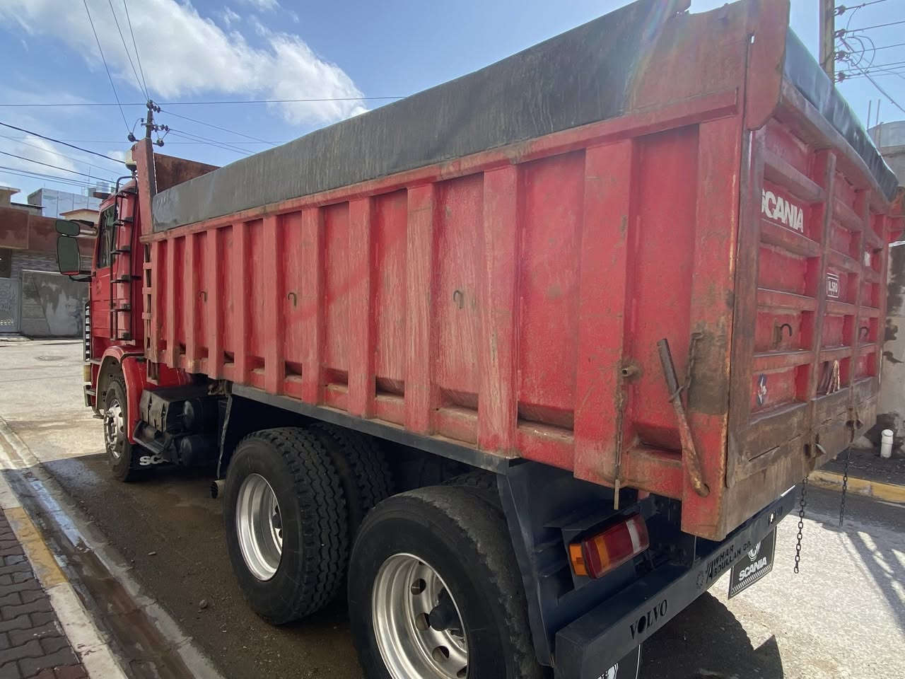 سلام عليكم 
قلاب اسكانيا للبيع 
موديل 1992
رقم أربيل باسمي 
استفسار على رقم  ***********
