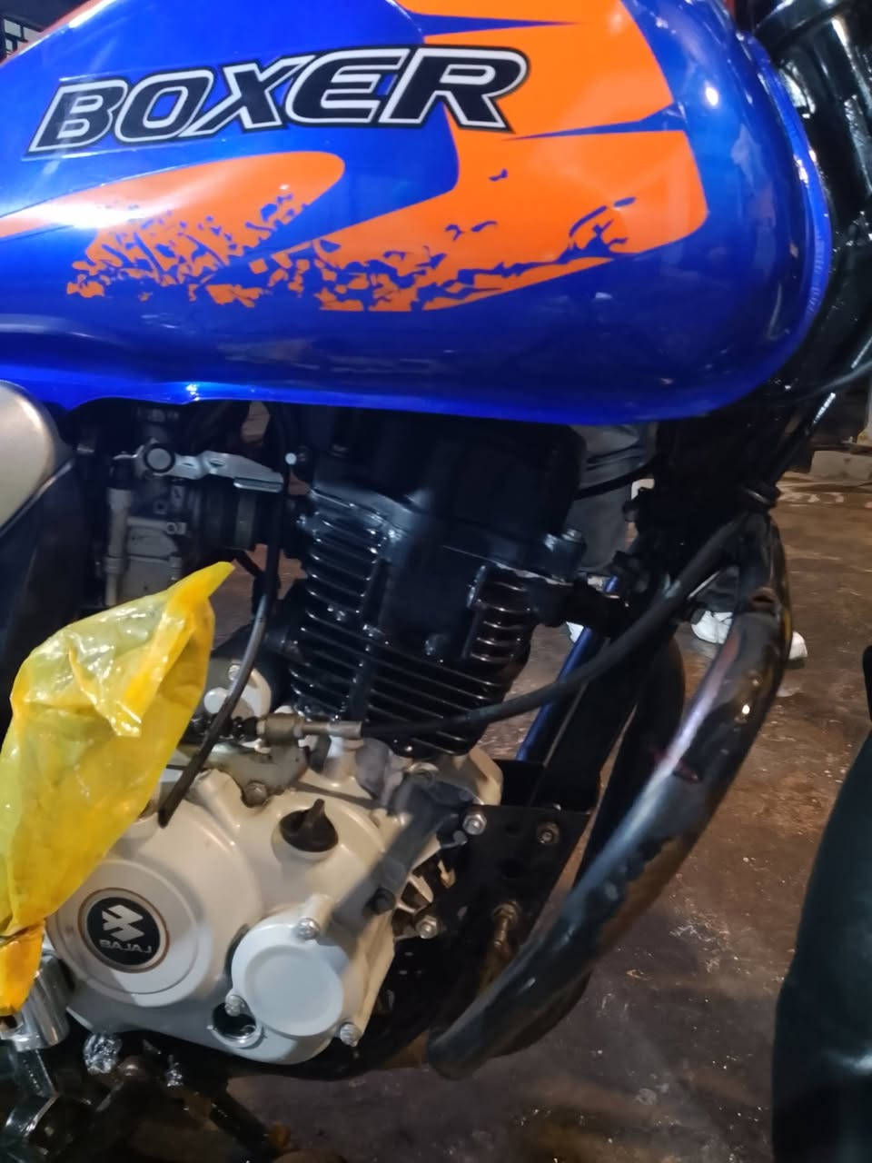 دراجه بوكسر موديل ٢٢ نازله ب٢٣ دراجه الله شاهد نقص بس دشبول عطلان دراجه خير من الله كامله تاخذه تشتغل بيها تدعيلي رقم بغداد انكليزي مكاني حي اور رايدها مليونين ٣٠٠ وبيها مجال حك الجيه رقمي ***********متوجد واتس
