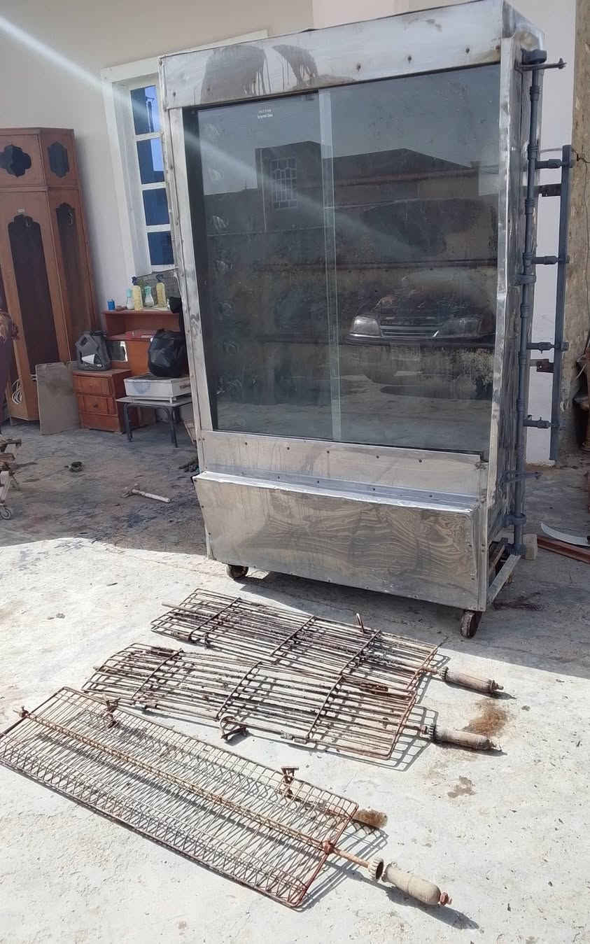 السلام عليكم
شوايه دجاج حجم كبير نضيفه سعر 150
ماطور شحن خمس بطاريات نضيف سعر 275
رقم الهاتف ***********
