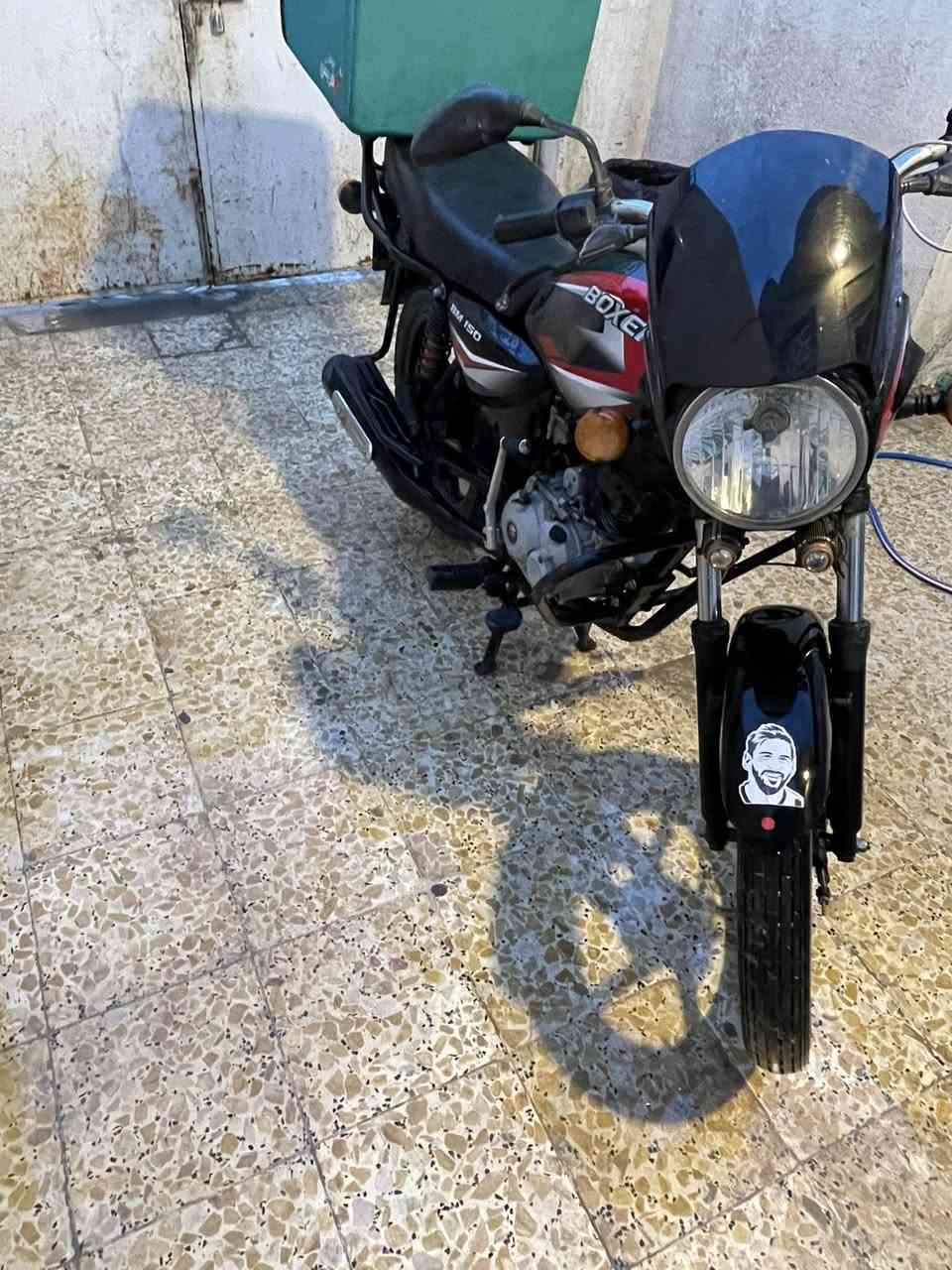 بوكسر كلاسك نضيفه جاهزه من كلشي مشتغله بس10 ايام دلفري ما متعوبه رقم انكليزي وسنويه جديده مكاني البصره
سعرها مليونين 350 وبيها مجال بصيط رقم ***********
