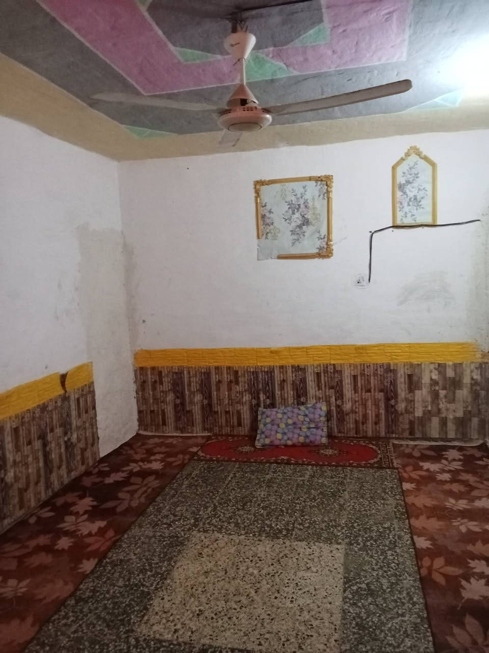 اسلام عليكم بيت زراعي مساحة 100 متر يحتوي على غرفه وصاله ومطبخ وحمام خارجي ماء  وكهربا ونبير متوفر 
المكان منطقة الخميسات قرب (شركة نفط ذي قار) مجمع بهاء الاعرجي البيت بلوك كهربائي السقف عكاده 
السعر 14 قابل للتفاوض  تواصل ماسنجر


**إذا كنت صاحب هذا الإعلان وتريد حذفه لأي سبب، رجاءا أرسل رسالة إلى الدعم الفني**