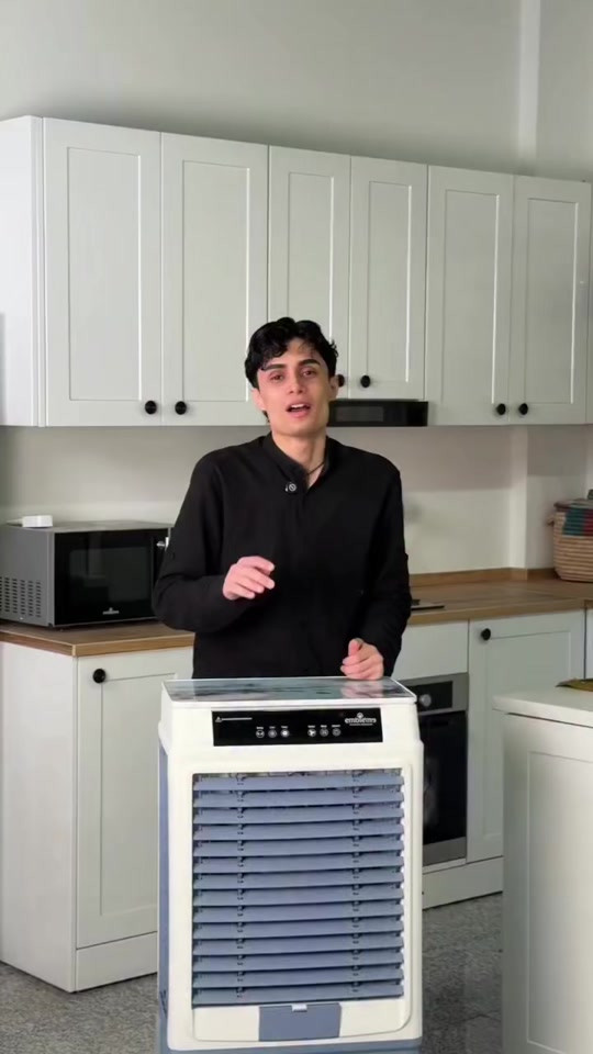 مبردة شحن و كهرباء من Embleme ❄ حل عملي للبيت، السفرات، والمناطق اللي تنقطع بيها الكهرباء⚡️  ✅ بطارية ليثيوم آمنة ✅ تشغيل حتى 30 ساعة حسب السرعة ✅ 12 سرعة + توزيع هواء يمين ويسار ✅ خزان ماء 50 لتر ✅ 3 طبقات HEPA Filter ✅ ريموت تحكم عن بُعد ✅ تشتغل على البطارية، الكهرباء المباشرة، أو بطارية السيارة ✅ ضمان سنة كاملة من تاريخ الشراء متوفرة الآن للطلب من وكيل امبليوم – للحجز والاستفسار راسلونا على الصفحة او الاتصال على الرقم التالي: التوصيل لجميع محافظات العراق


**إذا كنت صاحب هذا الإعلان وتريد حذفه لأي سبب، رجاءا أرسل رسالة إلى الدعم الفني**