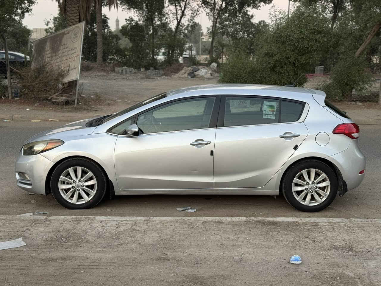 كيا فورتي 2015 وارد امريكي
مكفوله من الصبغ 
مواصفاتها 
كامره خلفيه
حساسات خلفيه
تحكمات ستيرن جهتين 
مري شفط 
واشاير بالمري
محرك 2000
ويل كب 
تخم تاير جديد
نظام اي بي اس 
نظام ايكو اقتصادي بانزين
السياره جديده
السياره رقم بغداد وباسمي 
السعر 106
للاستفسار ***********
