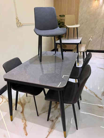 ميز طعام 4 كرسي الاصلي تركي مرمر درجةً اولى العنوان معرض ضياء شارع الخليج مقابل مرطبات زهرة الخليج ***********
