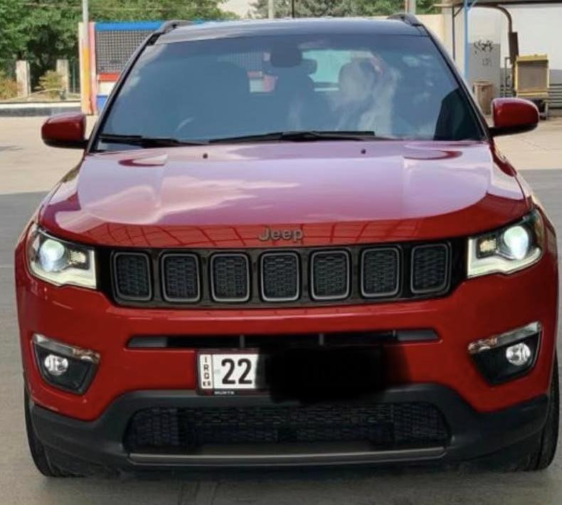 جيب كومباس موديل 2018
فول موصفات تو كلار 
شاشه كبيره كشنات جلد حار بارد 
أطفاء ذاتي 
ماشيه 75 
حادثه فقط سرقه بنيد وداعاميه الباقي كله مكفول 
بدون ايرباك صور الحدث مرفق 
رقم اربيل بسمي 
سنويه 2030
بيه مجال مستعجل على البيع 
***********
