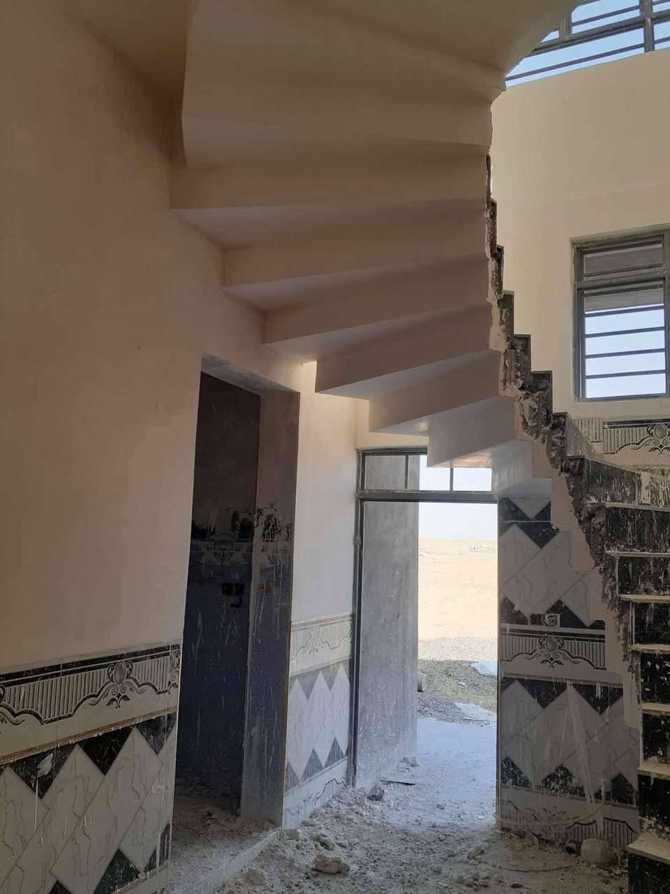 السلام عليكم كادر لباخين جص من الموصل كادر يتكون من خمس اسطوات وخمس عمال المبيت في نفس البيت الي نشتغل بي واتقان بل عمل وهذا جزء من عملنا ومن اللهالتوفيق رقم الهاتف ***********
