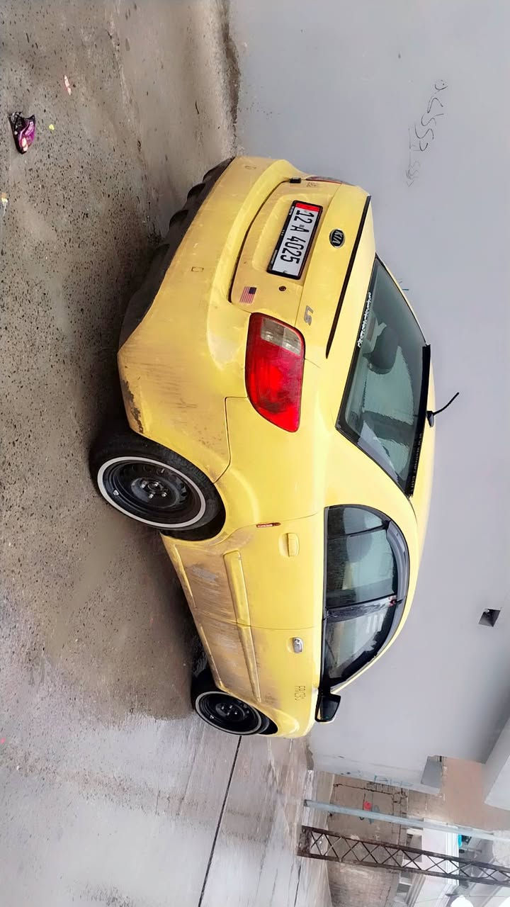 كيا ريو 2011 أمريكي 
بيها معجون بل سقف،،، ضرر،، بل صندوق الخلفي بدون دواخل،، الغرامات وهيئه صفر،، السعر 85 وبيها مجال،، استفسار على هذا الرقم ***********
